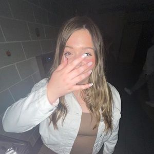 Meet your Posher, Abby